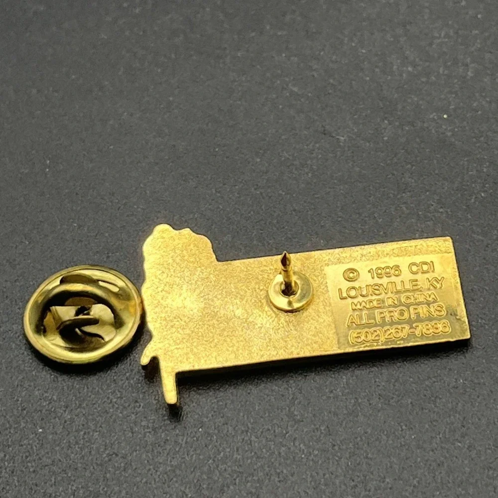 Kentucky Derby 123 Gold Tone Horse Racing Churchill Downs Lapel Hat Pin